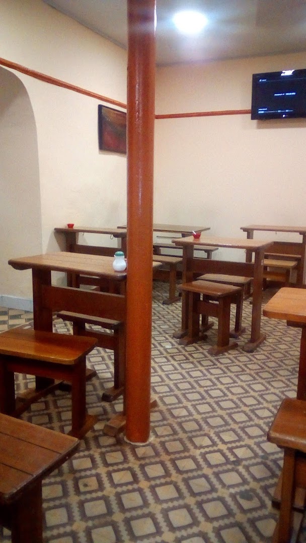 Comedor de arcos coloniales — Restaurante Rincon Colonial