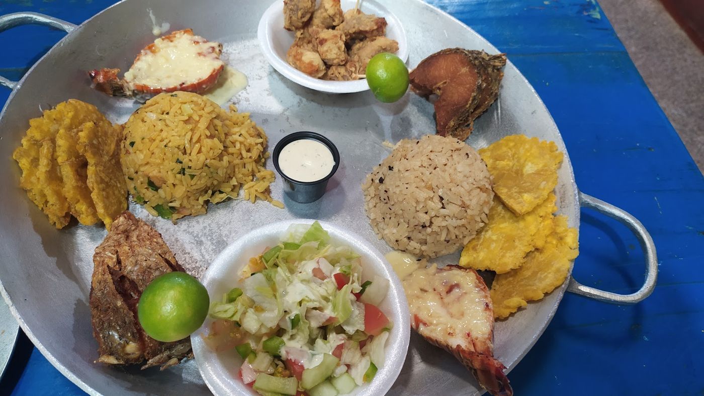 Bandeja para compartir — RESTAURANTE TAGANGA