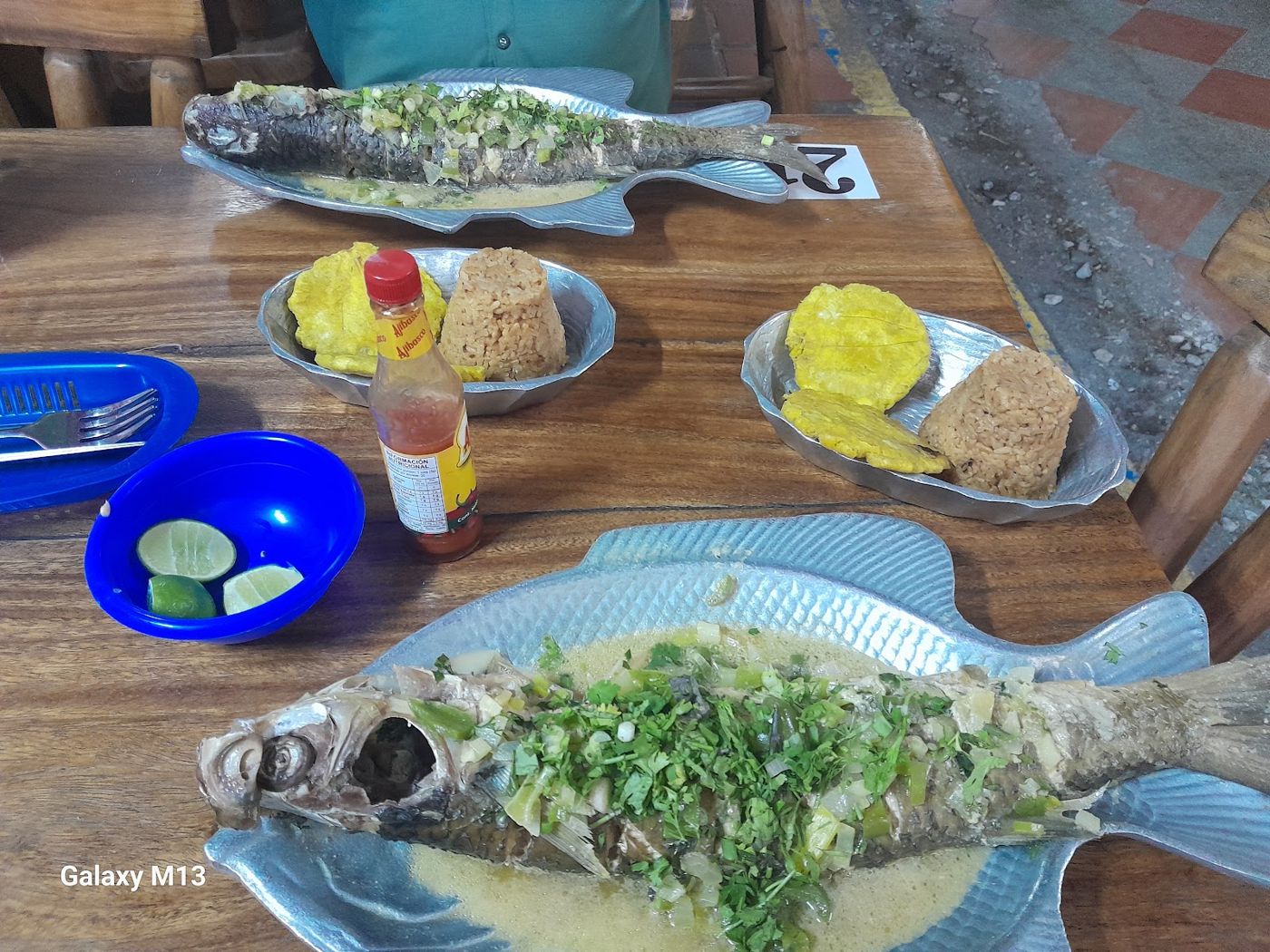 Pescado con cebollín — RESTAURANTE TAGANGA