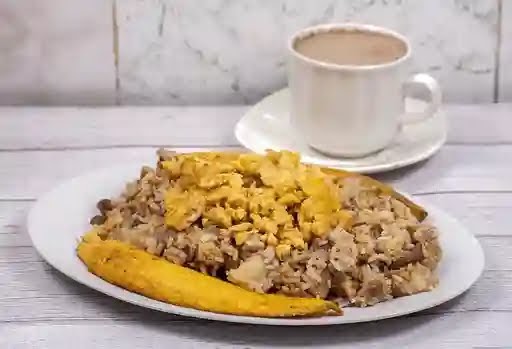 Arroz con plátano y café — Restaurante Y Cafeteria El Sazón De Mi Tolima