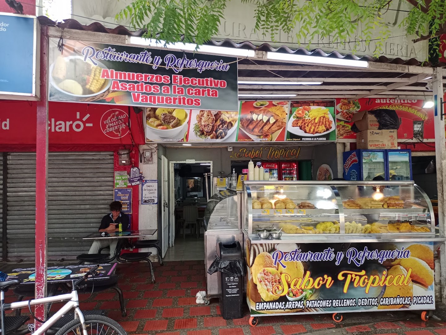 Fachada Sabor Tropical — Restaurante y refresqueria Sabor Tropical