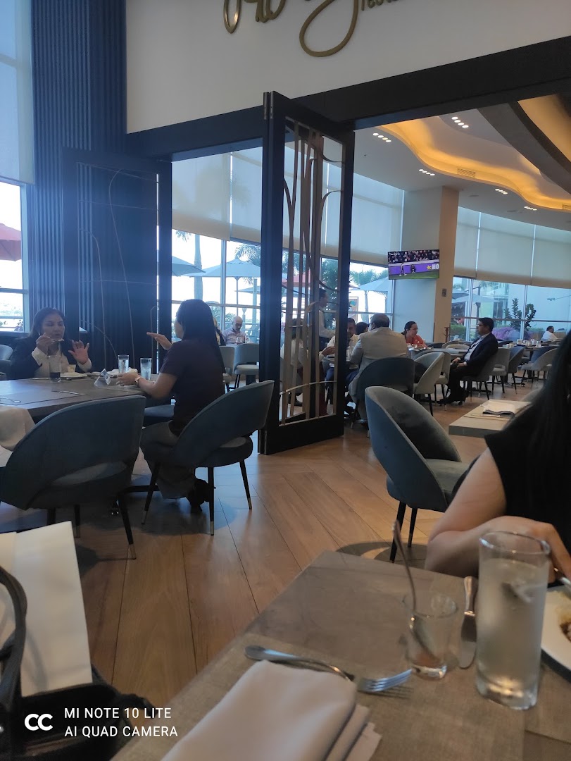 Comedor con ventanales — Rio Grande