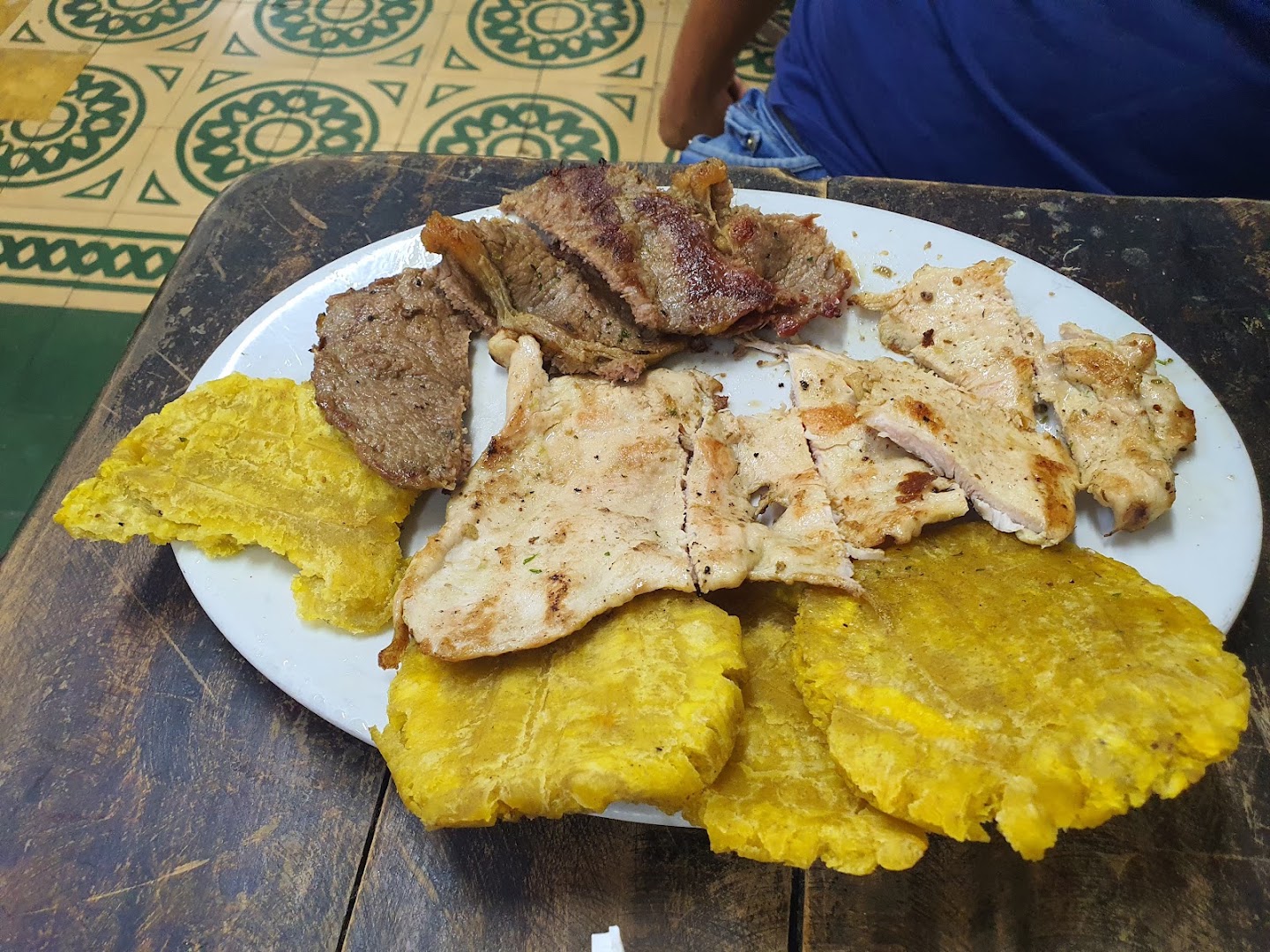 Parrillada mixta en Sabor Costeño