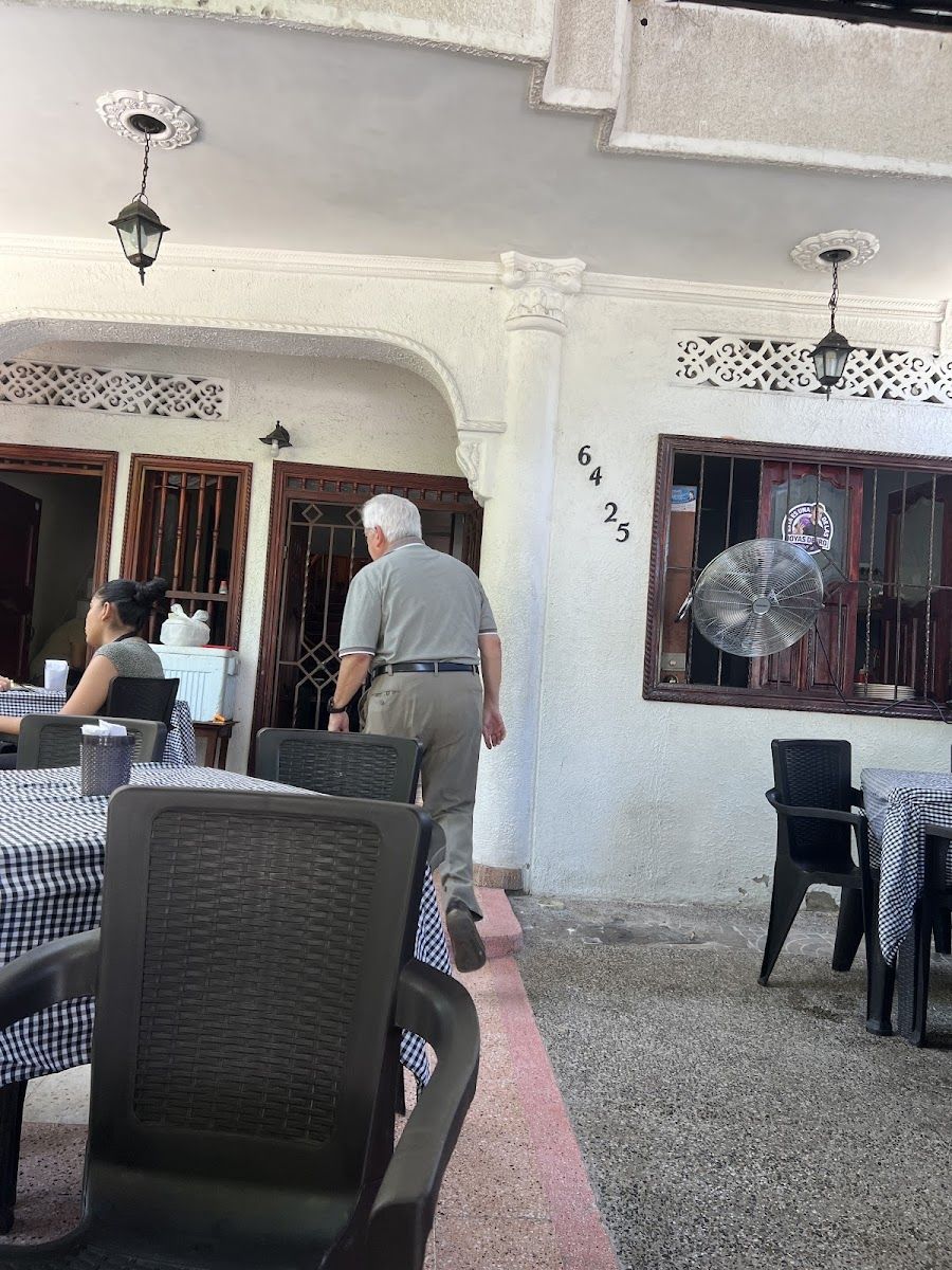 Un patio con encanto en Sazón Refinado
