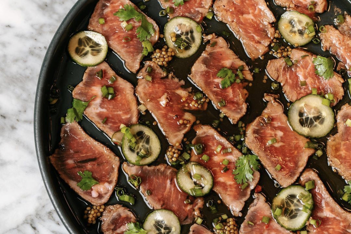 Tataki de carne con cítricos — SBG Sophia's Bar & Grill