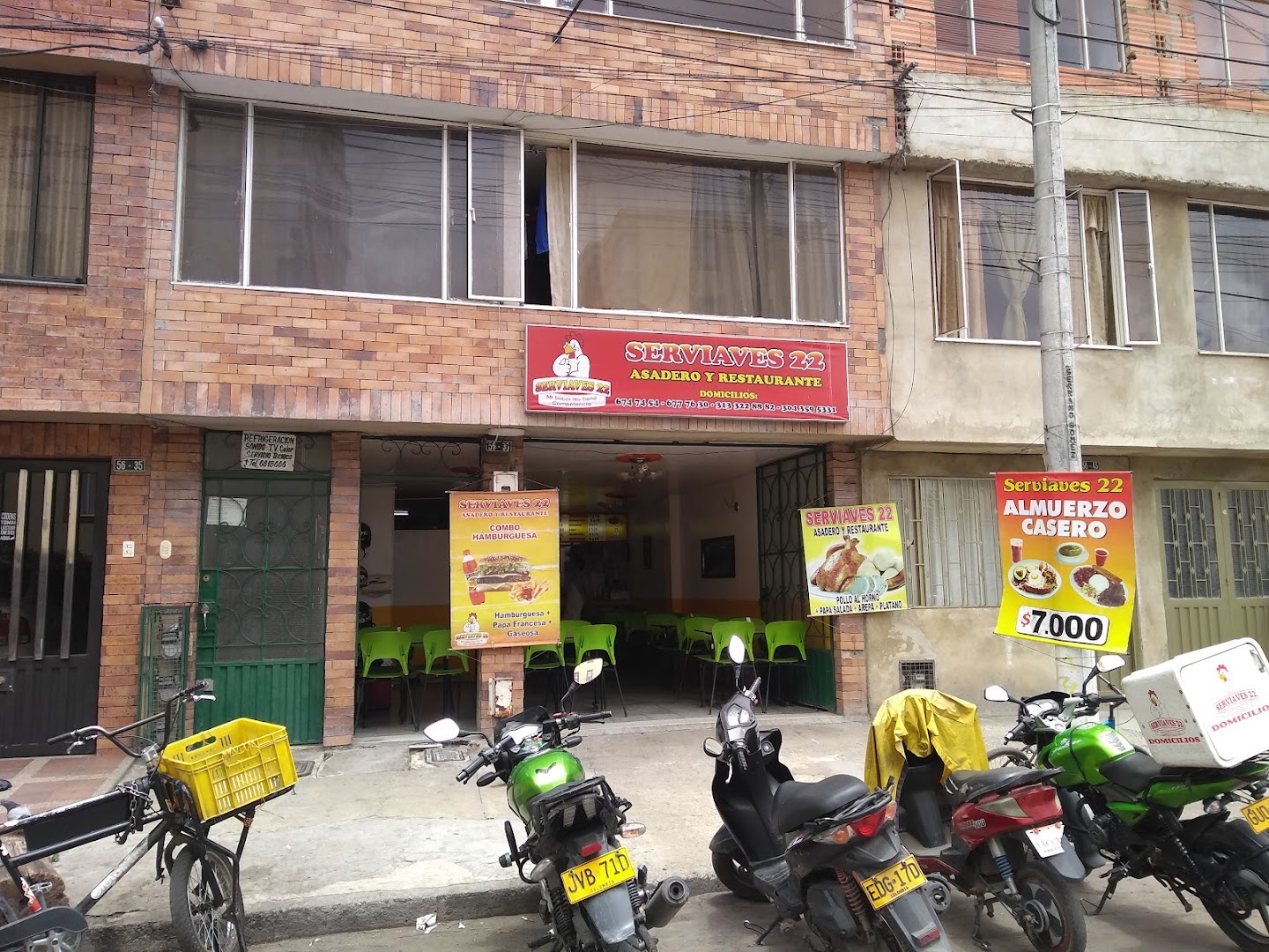 Fachada Serviaves 22 — Serviaves 22 Asadero Y Restaurante