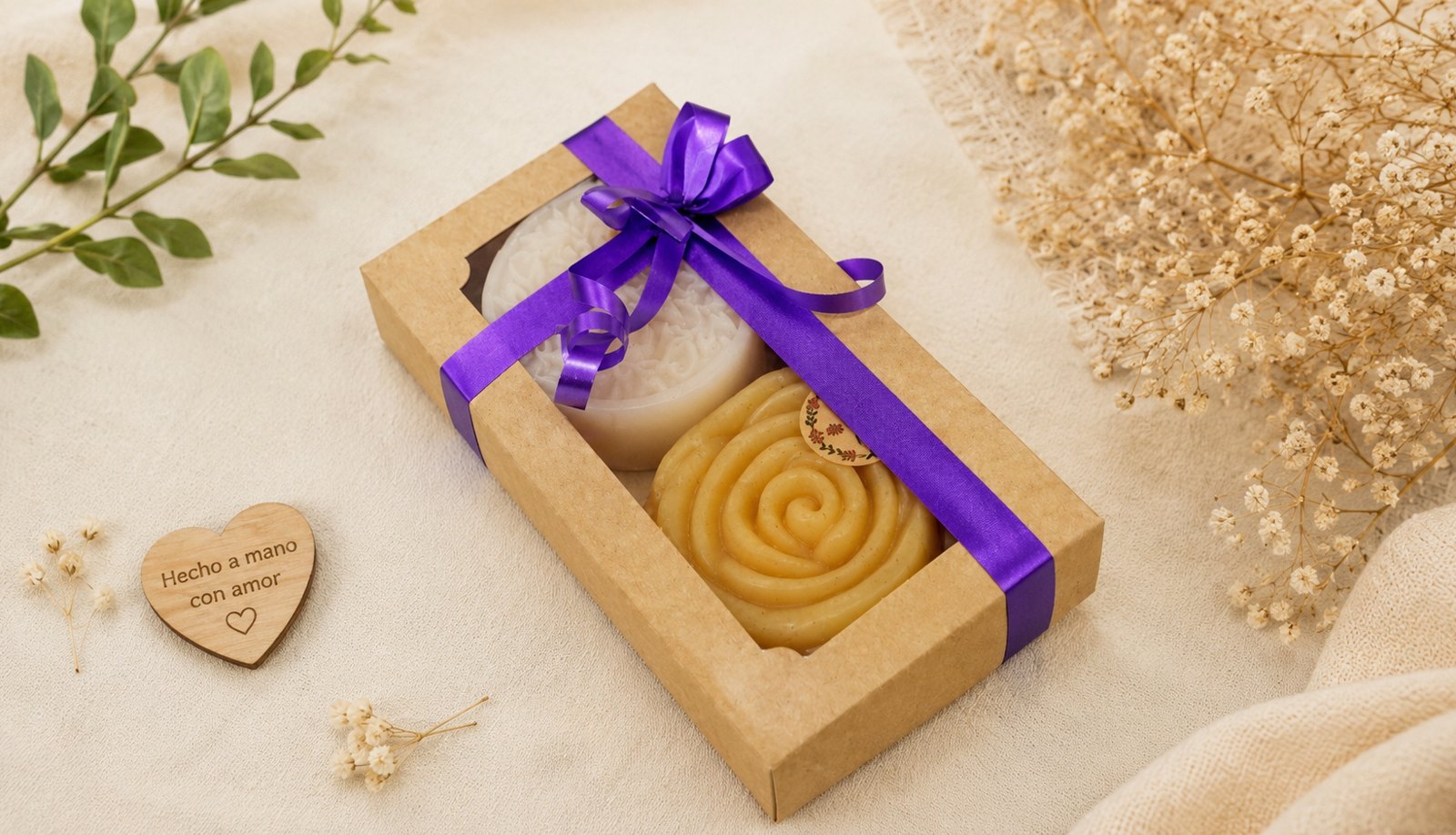 Caja de regalo kraft con dos jabones Sonata y moño lila